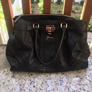 LIKE NEW Guess handbag